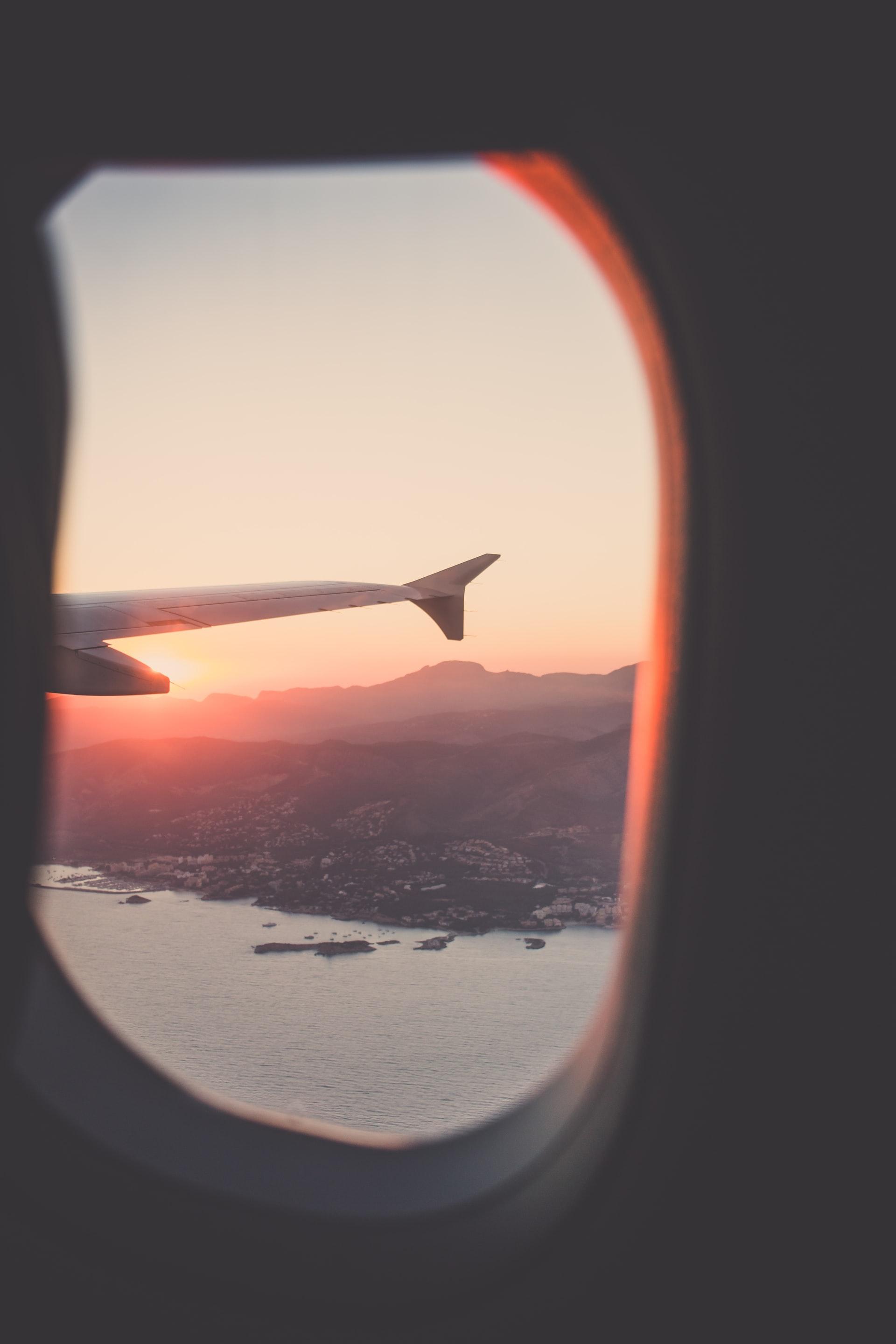 PACKING THE PERFECT CARRY-ON - background banner